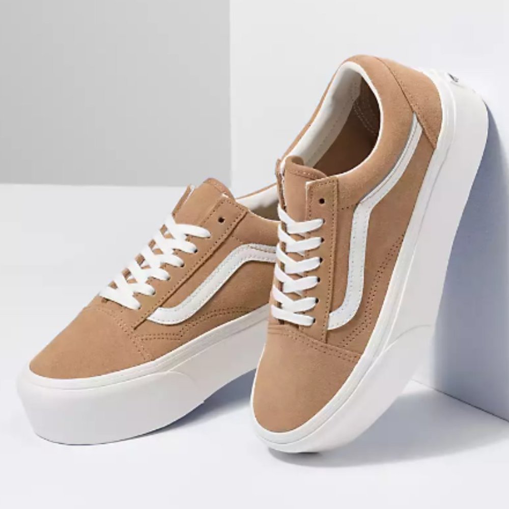 7.5 Women's | Vans | SOFT SUEDE OLD SKOOL STACKFORM | COLOR - BURRO/TRUE WHITE